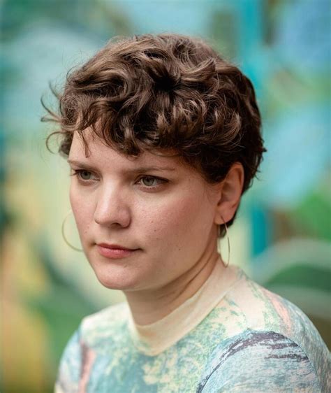 Flóra Anna Buda .